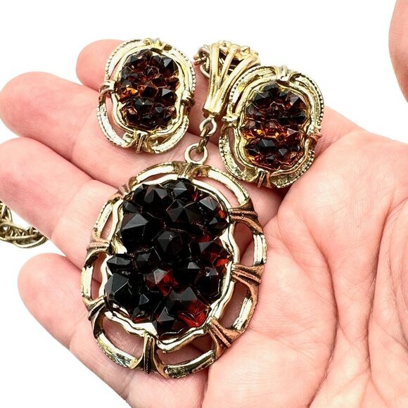 Vintage Whiting & Davis Amber Glass Gold Tone Pendant Necklace Earring Set - Picture 3 of 4